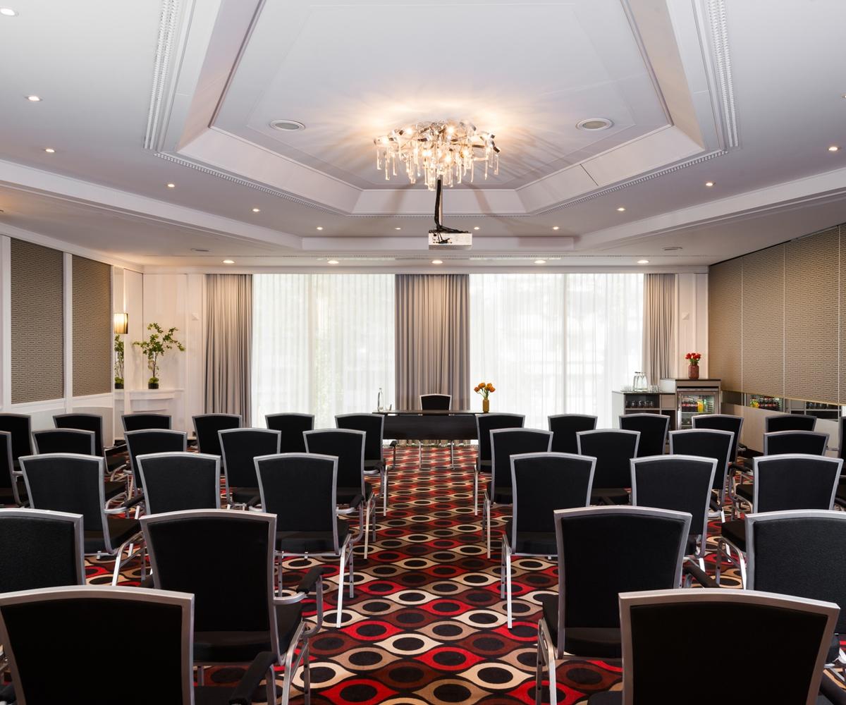 Leonardo Arabellapark 4*